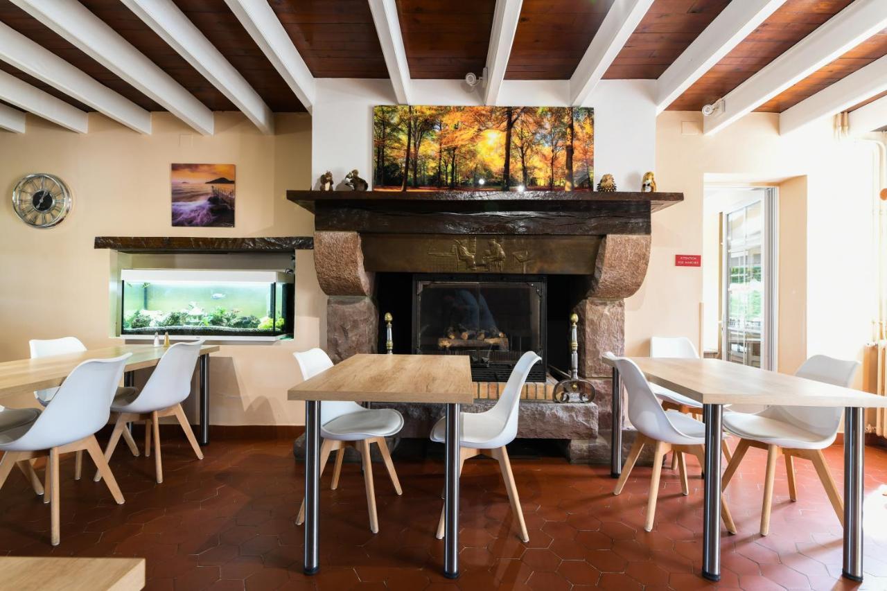 Aux Tauzins Hotel Montfort-en-Chalosse Ngoại thất bức ảnh