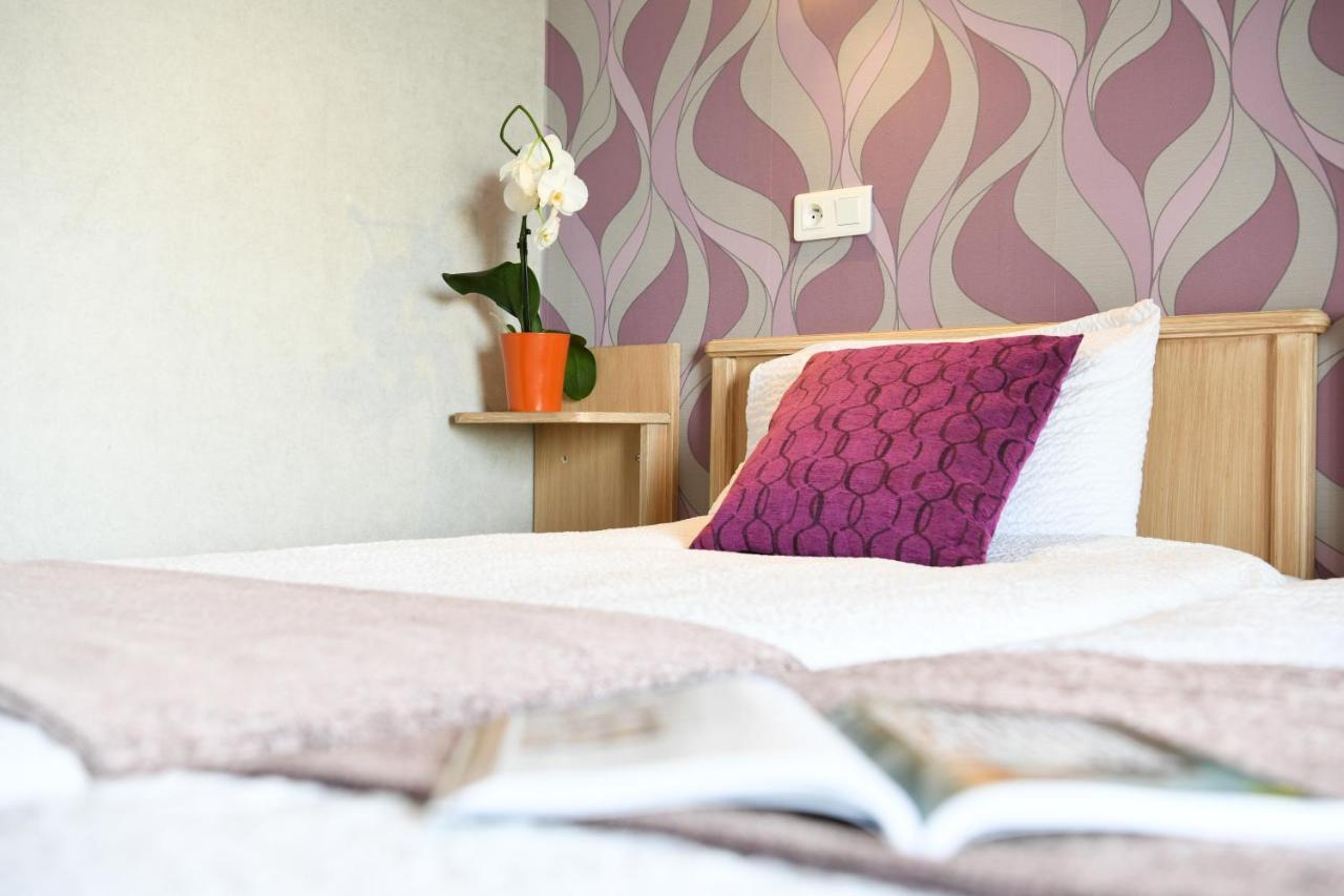 Aux Tauzins Hotel Montfort-en-Chalosse Ngoại thất bức ảnh