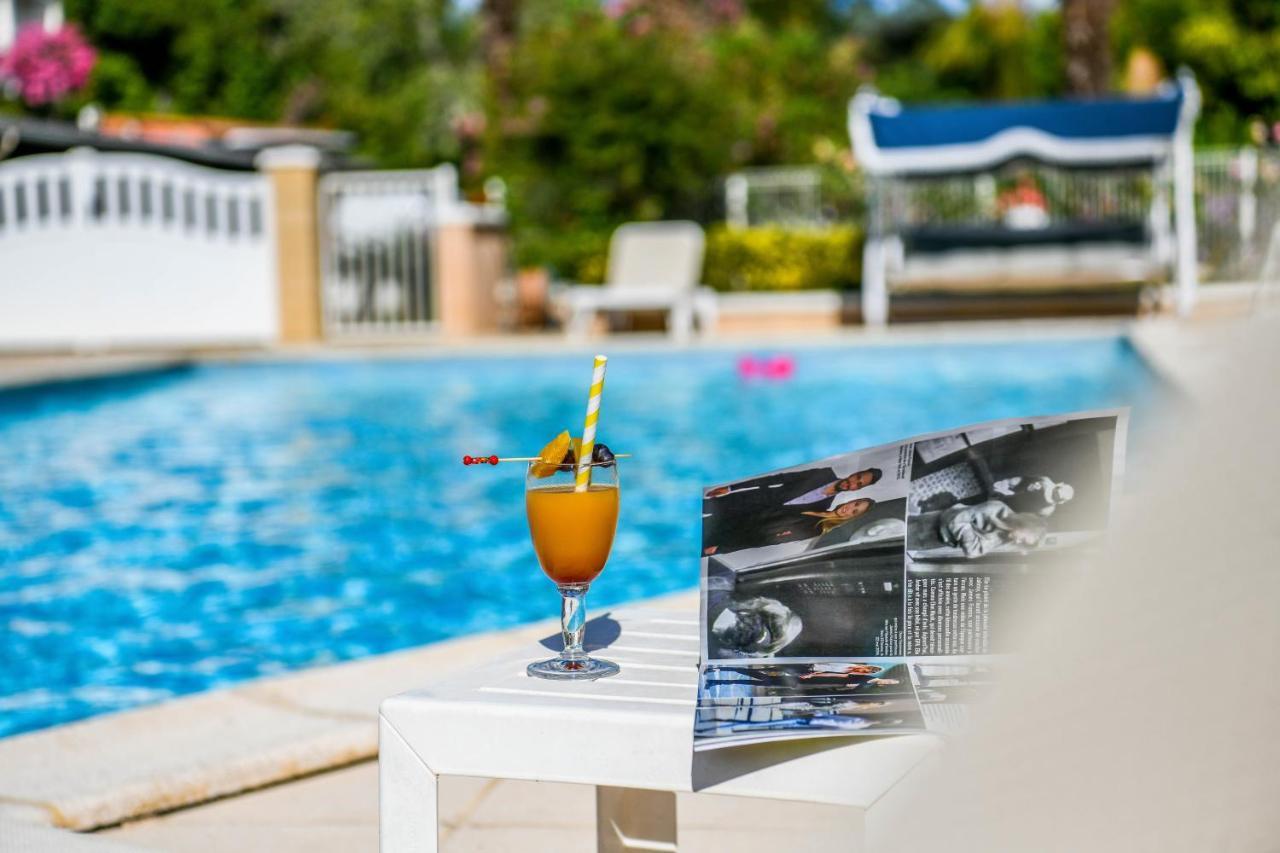 Aux Tauzins Hotel Montfort-en-Chalosse Ngoại thất bức ảnh