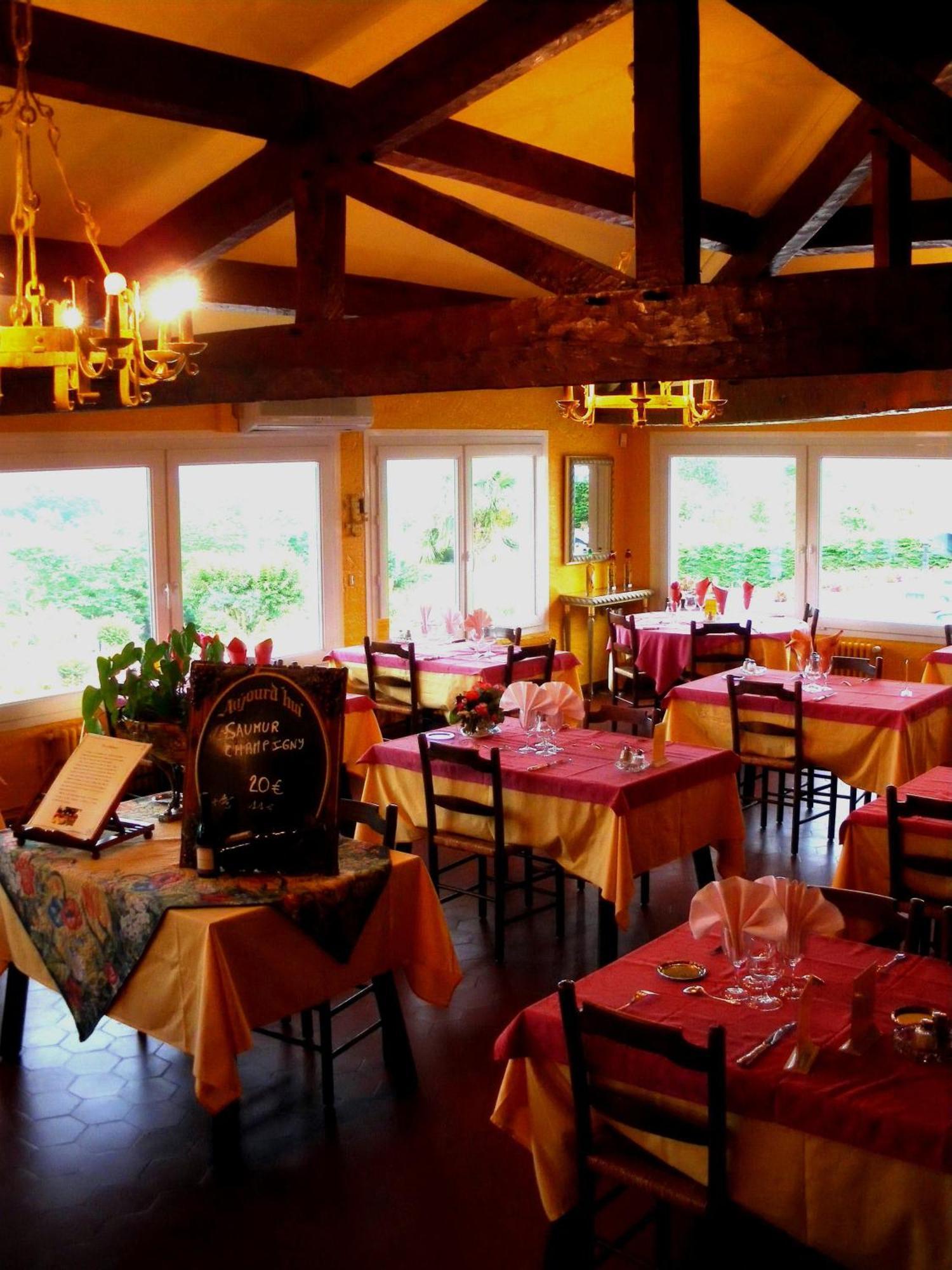 Aux Tauzins Hotel Montfort-en-Chalosse Ngoại thất bức ảnh