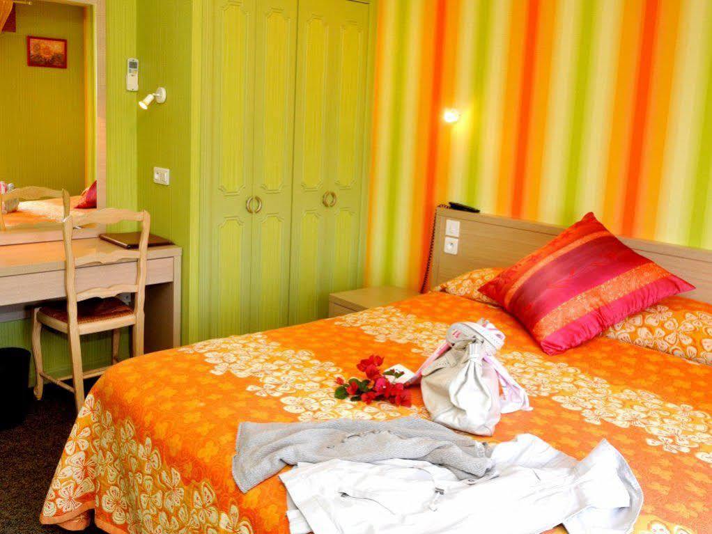 Aux Tauzins Hotel Montfort-en-Chalosse Ngoại thất bức ảnh