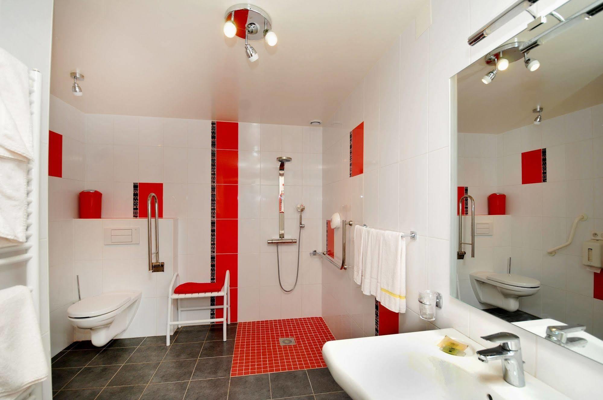 Aux Tauzins Hotel Montfort-en-Chalosse Ngoại thất bức ảnh
