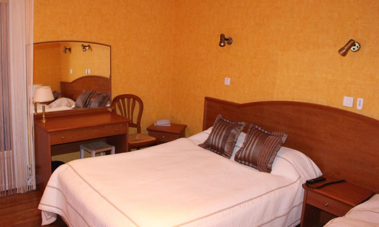 Aux Tauzins Hotel Montfort-en-Chalosse Ngoại thất bức ảnh