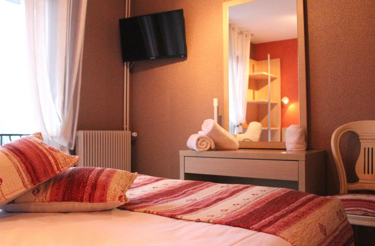 Aux Tauzins Hotel Montfort-en-Chalosse Ngoại thất bức ảnh